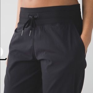 Lululemon studio crop